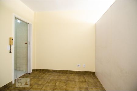 Sala de kitnet/studio para alugar com 1 quarto, 35m² em Centro, Campinas