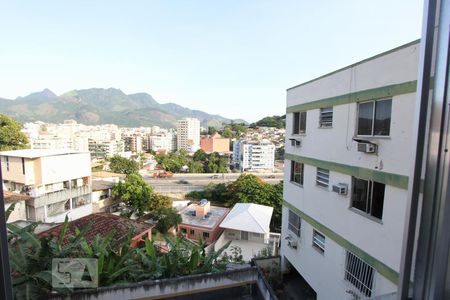 Vista Sala de apartamento para alugar com 2 quartos, 50m² em Freguesia (jacarepaguá), Rio de Janeiro