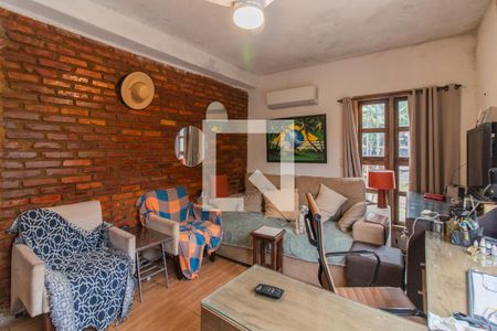 Sala de casa à venda com 2 quartos, 100m² em Cristal, Porto Alegre